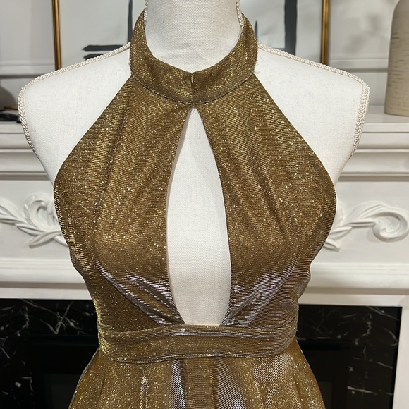 Luxxel gold open back , a line skirt mini dress - Picture 4 of 7